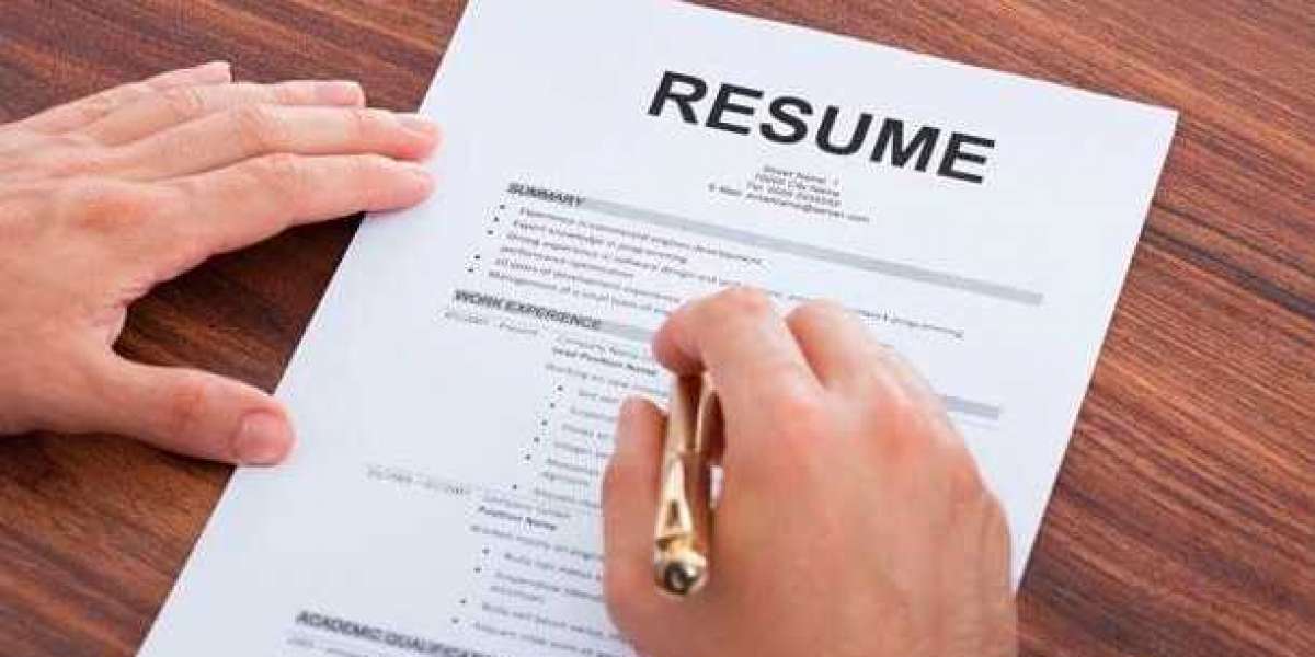 Crafting an Outstanding Visual Resume: Stand Out in the Hospitality Industry