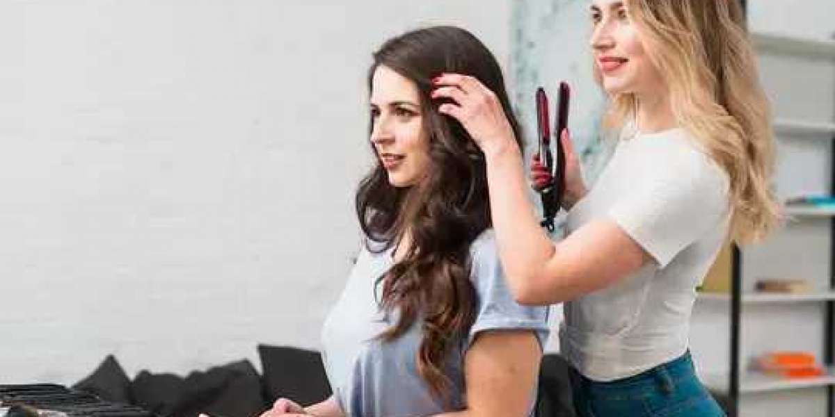 Advantages of Enrolling in a Hairstyling Course