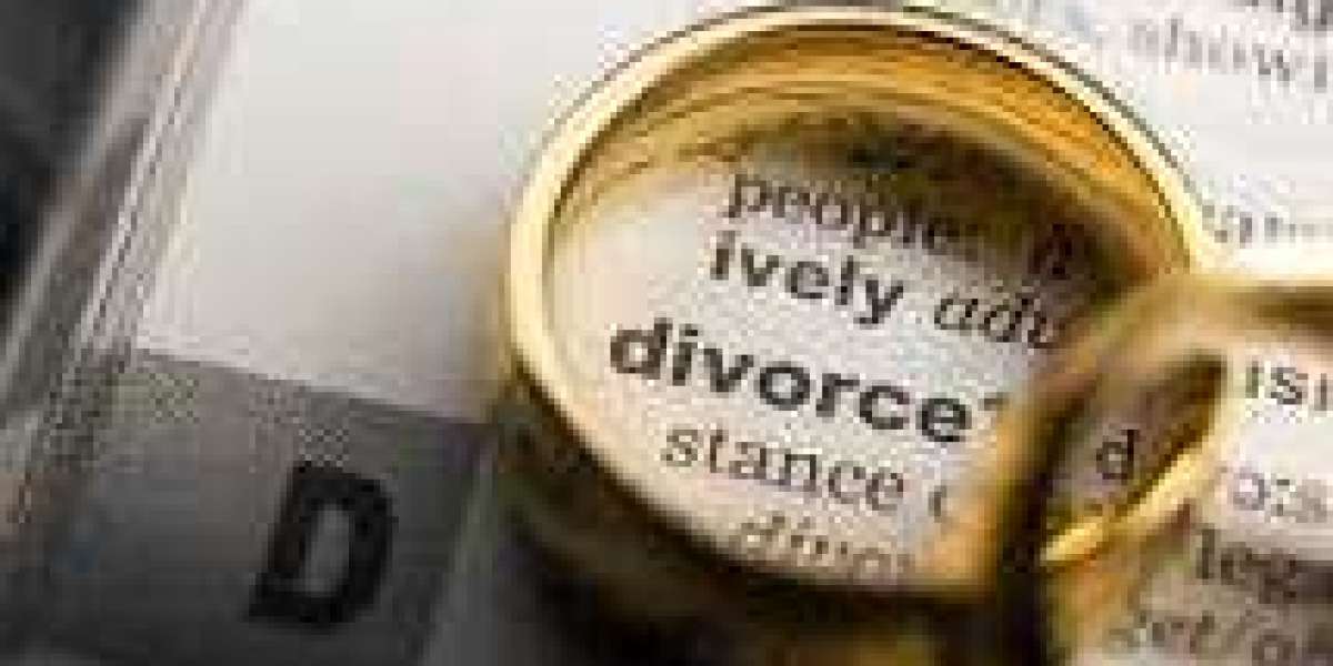 The Role of a Lawyer in Navigating Emotional Challenges During an Uncontested Divorce