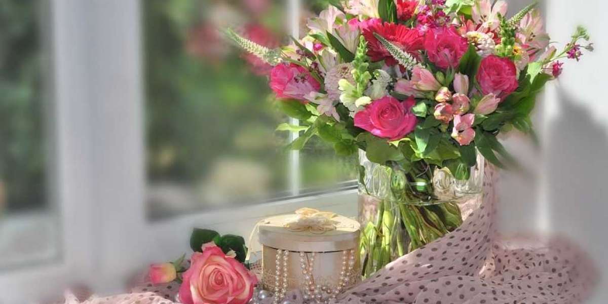 How to Arrange Romantic Flowers for a Special Occasion