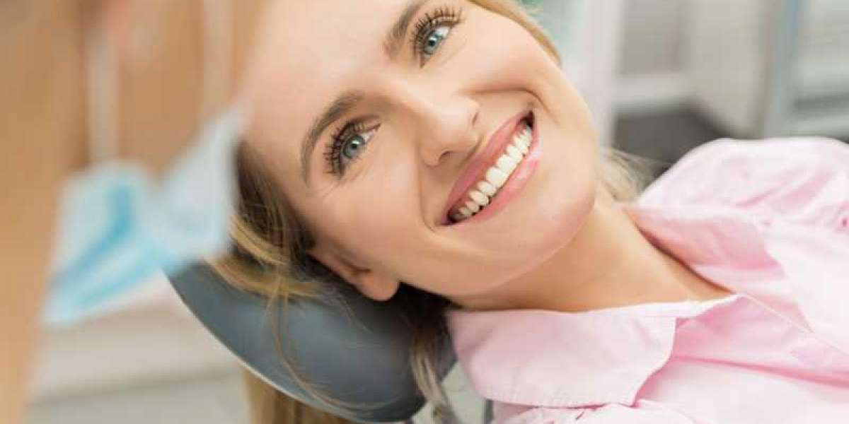 Brighten Your Smile with Veneers Toronto: Everything You Need to Know