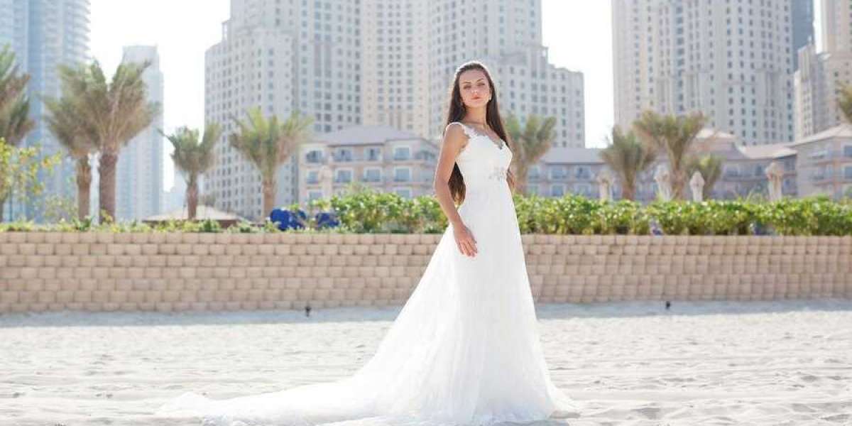 What Are the Secrets Behind Choosing the Perfect Wedding Dress?