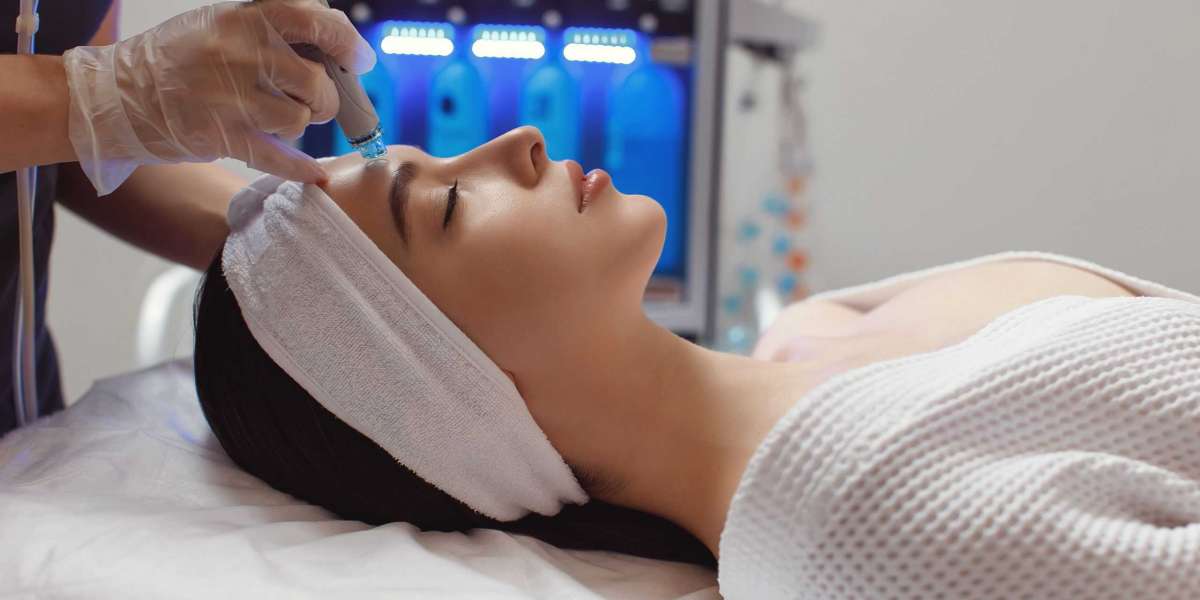 Everything You Need to Know About Getting a HydraFacial in Dubai